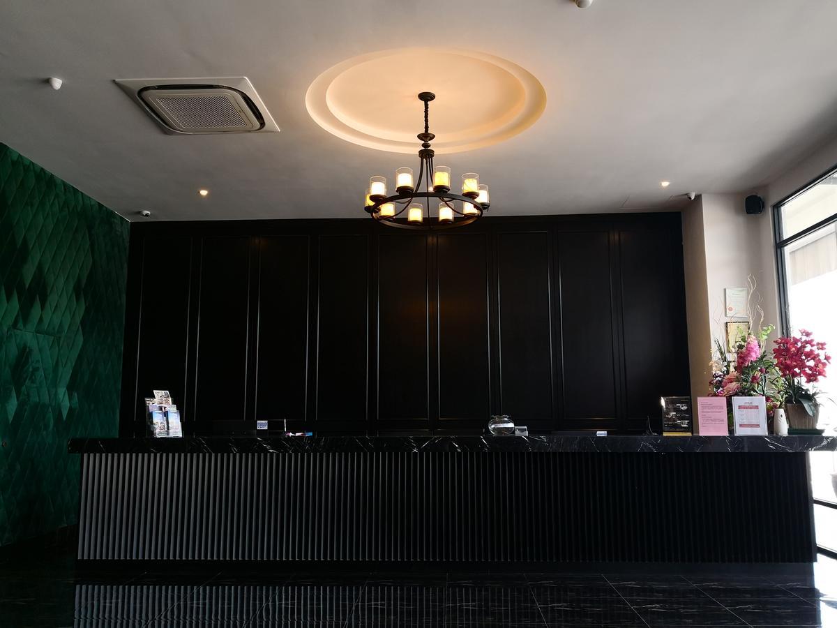 Palm Hotel Ipoh Esterno foto